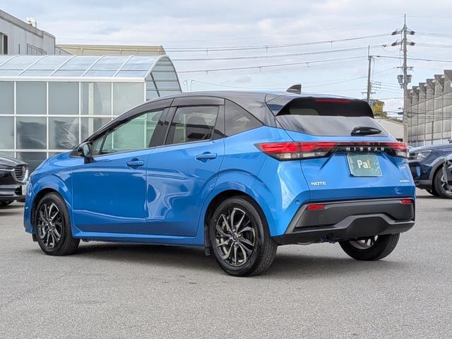 ノート Ｘ　ユーザー様買取車・ＬＥＤヘッドライト・ＬＥＤフォグランプ　・社外アルミホイール・ブラックルーフ・ブラックドアミラー・全方位運転支援システム・インテリジェントキー・スペアキー・禁煙車・保証継承（17枚目）