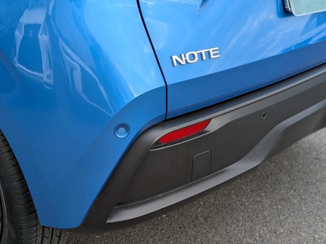 ノート Ｘ　ユーザー様買取車・ＬＥＤヘッドライト・ＬＥＤフォグランプ　・社外アルミホイール・ブラックルーフ・ブラックドアミラー・全方位運転支援システム・インテリジェントキー・スペアキー・禁煙車・保証継承（18枚目）