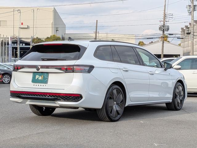 パサート eハイブリッド Rライン レザーシートPKG・DiscoverProMax・ETC2.0・アラウンドビューカメラ・オールインS・パワーシート・シートベンチレーション・ハンズフリーパワーバックドア・スペアキー・禁煙車・保証継承(12枚目)