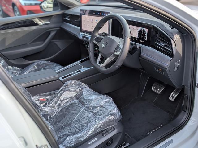 パサート eハイブリッド Rライン レザーシートPKG・DiscoverProMax・ETC2.0・アラウンドビューカメラ・オールインS・パワーシート・シートベンチレーション・ハンズフリーパワーバックドア・スペアキー・禁煙車・保証継承(44枚目)