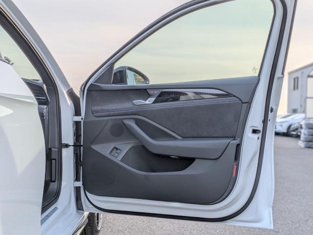 パサート eハイブリッド Rライン レザーシートPKG・DiscoverProMax・ETC2.0・アラウンドビューカメラ・オールインS・パワーシート・シートベンチレーション・ハンズフリーパワーバックドア・スペアキー・禁煙車・保証継承(47枚目)