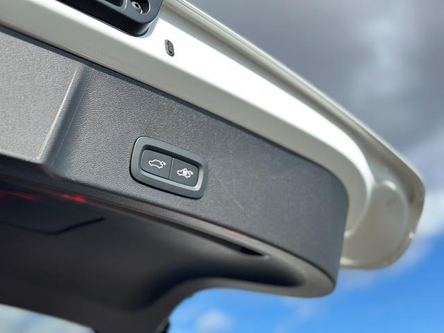 VOLVO XC40 ULTRA B4 AWD DARK EDITION