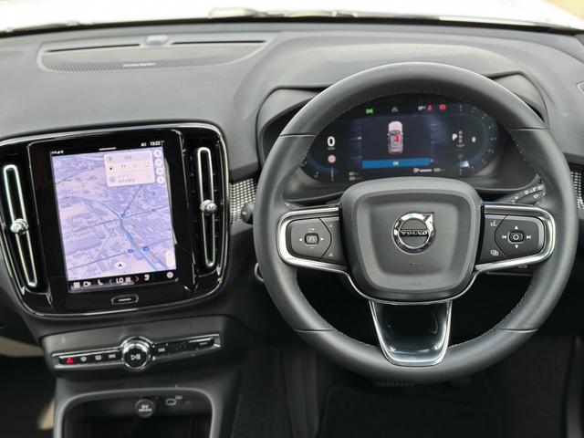 VOLVO XC40 ULTRA B4 AWD DARK EDITION