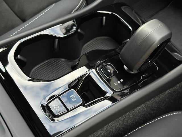 VOLVO XC40 ULTRA B4 AWD DARK EDITION