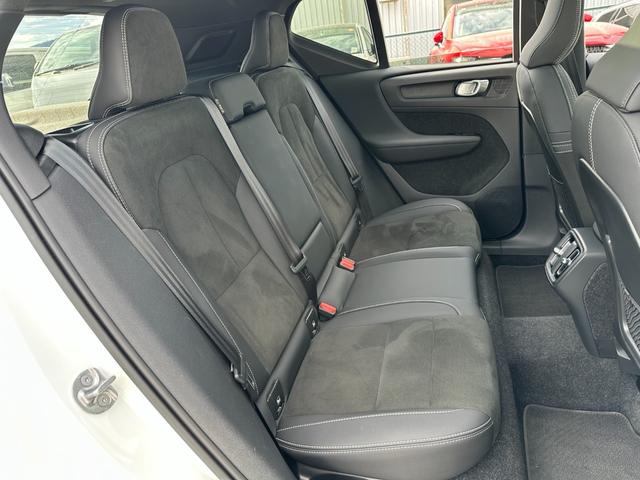 VOLVO XC40 ULTRA B4 AWD DARK EDITION