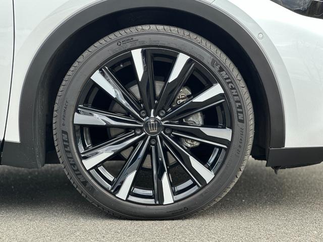 TOYOTA CROWN CROSSOVER RS