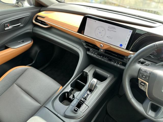 TOYOTA CROWN CROSSOVER RS