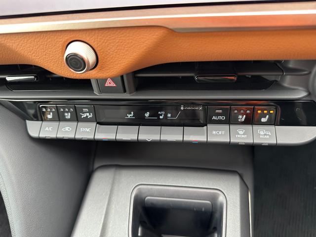 TOYOTA CROWN CROSSOVER RS