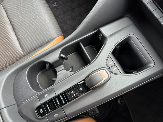 TOYOTA CROWN CROSSOVER RS