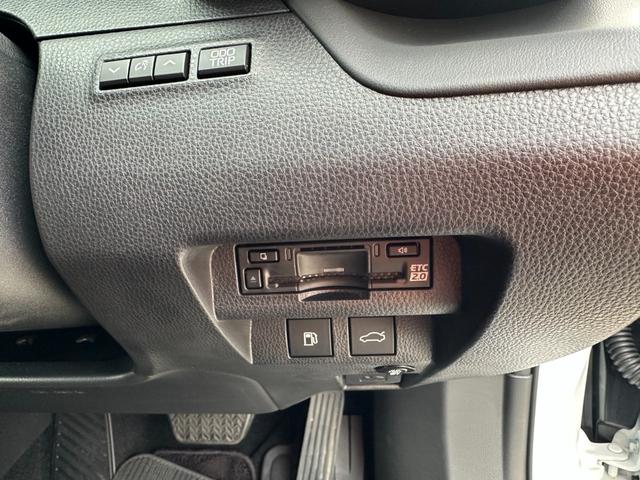 TOYOTA CROWN CROSSOVER RS