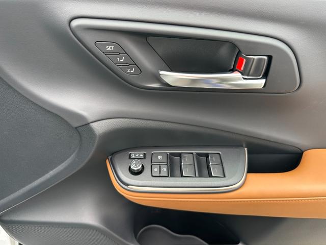 TOYOTA CROWN CROSSOVER RS