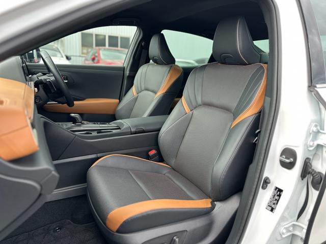 TOYOTA CROWN CROSSOVER RS