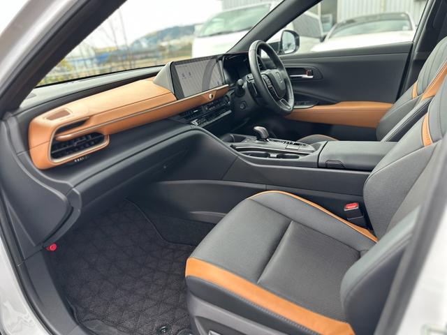 TOYOTA CROWN CROSSOVER RS