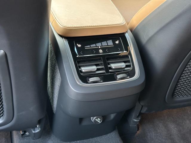 XC90 T6 AWD インスクリプション ナビTV・ETC・360°ビューカメラ・前後ドラレコ・パワーバックドア・シートヒーター&ベンチレーシ・ステアヒーター・茶革シート・後席シートヒーター(52枚目)