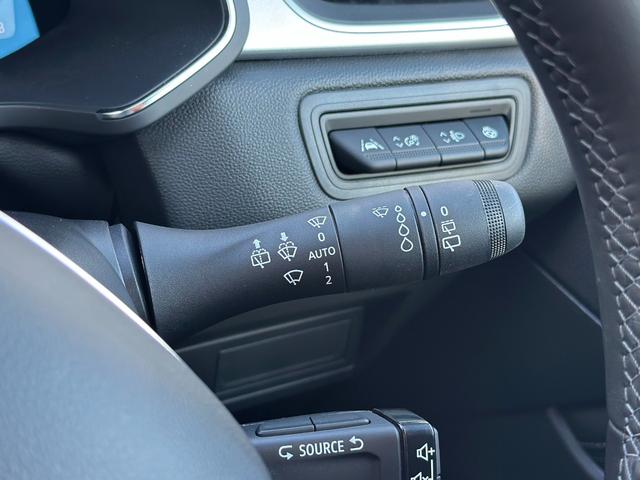 キャプチャー Ｅ－テックフルハイブリッド　前後ドラレコ・全周囲カメラ・シートヒーター・ステアリングヒーター・レーダークルーズコントロール・メーカー保証継承（30枚目）