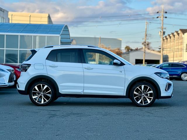 Ｔ－クロス ＴＳＩ　Ｒライン　ＤｉｓｃｏｖｅｒＰｒｏパッケージ・セーフティパッケージ・ナビ・ＥＴＣ２．０・バックカメラ・シートヒーター・ワイヤレスチャージング・オールインセーフティ・アダプティブクルーズコントロール・メーカー保証（9枚目）