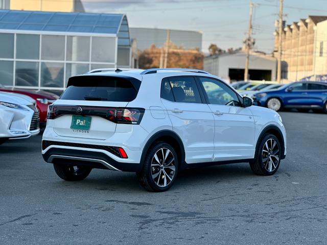 Ｔ－クロス ＴＳＩ　Ｒライン　ＤｉｓｃｏｖｅｒＰｒｏパッケージ・セーフティパッケージ・ナビ・ＥＴＣ２．０・バックカメラ・シートヒーター・ワイヤレスチャージング・オールインセーフティ・アダプティブクルーズコントロール・メーカー保証（10枚目）