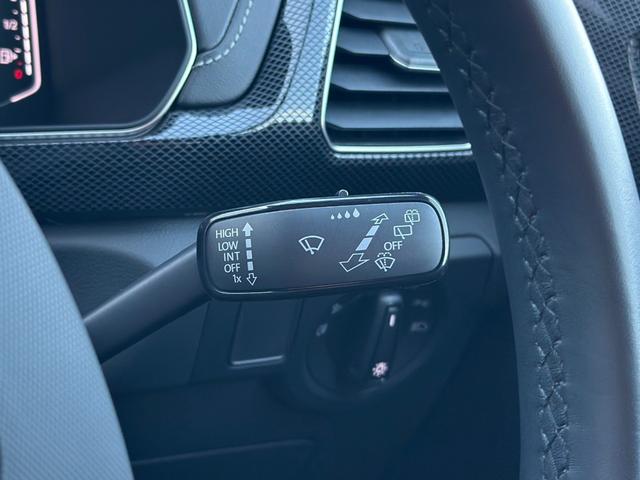 Ｔ－クロス ＴＳＩ　Ｒライン　ＤｉｓｃｏｖｅｒＰｒｏパッケージ・セーフティパッケージ・ナビ・ＥＴＣ２．０・バックカメラ・シートヒーター・ワイヤレスチャージング・オールインセーフティ・アダプティブクルーズコントロール・メーカー保証（29枚目）