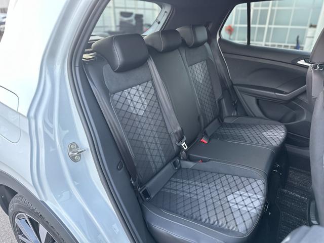 Ｔ－クロス ＴＳＩ　Ｒライン　ＤｉｓｃｏｖｅｒＰｒｏパッケージ・セーフティパッケージ・ナビ・ＥＴＣ２．０・バックカメラ・シートヒーター・ワイヤレスチャージング・オールインセーフティ・アダプティブクルーズコントロール・メーカー保証（45枚目）