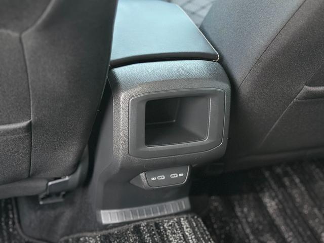 Ｔ－クロス ＴＳＩ　Ｒライン　ＤｉｓｃｏｖｅｒＰｒｏパッケージ・セーフティパッケージ・ナビ・ＥＴＣ２．０・バックカメラ・シートヒーター・ワイヤレスチャージング・オールインセーフティ・アダプティブクルーズコントロール・メーカー保証（48枚目）