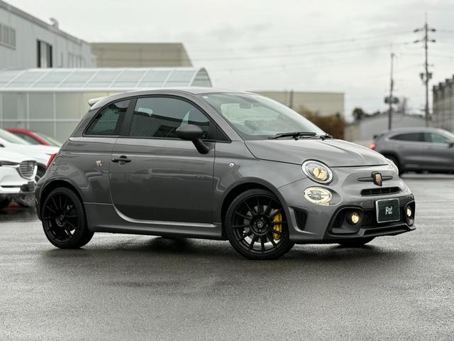 アバルト６９５ コンペティツィオーネ　前後ドラレコ・ｂｅａｔｓサウンド・ＥＴＣ・ハーフレザーシート・純正フロアマット・メーカー保証継承（9枚目）