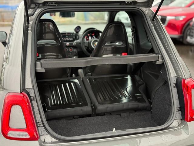 アバルト６９５ コンペティツィオーネ　前後ドラレコ・ｂｅａｔｓサウンド・ＥＴＣ・ハーフレザーシート・純正フロアマット・メーカー保証継承（18枚目）