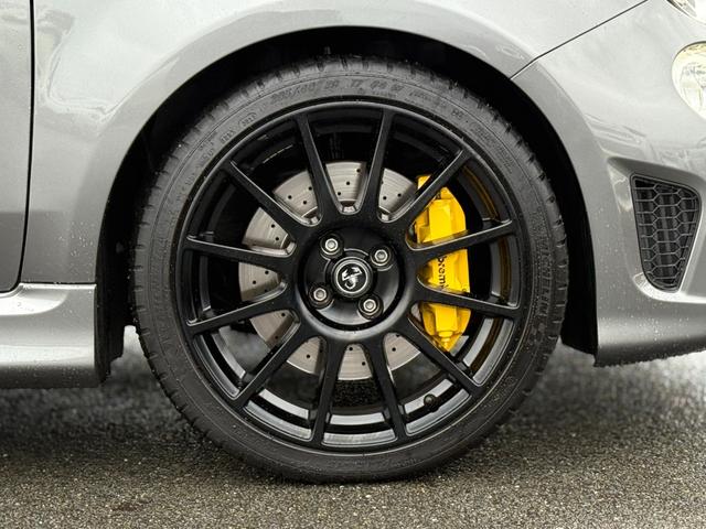 アバルト６９５ コンペティツィオーネ　前後ドラレコ・ｂｅａｔｓサウンド・ＥＴＣ・ハーフレザーシート・純正フロアマット・メーカー保証継承（22枚目）