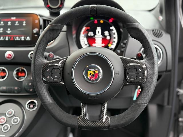 アバルト６９５ コンペティツィオーネ　前後ドラレコ・ｂｅａｔｓサウンド・ＥＴＣ・ハーフレザーシート・純正フロアマット・メーカー保証継承（26枚目）