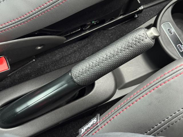 アバルト６９５ コンペティツィオーネ　前後ドラレコ・ｂｅａｔｓサウンド・ＥＴＣ・ハーフレザーシート・純正フロアマット・メーカー保証継承（40枚目）