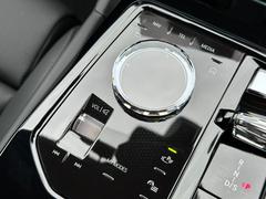 ●メーカーオプションプラスパッケージ：クラフテッドクリスタルフィニッシュ（セレクターレバー・スタートストップボタン・ｉＤｒｉｖｅコントローラー・音量調整ボタン） 5