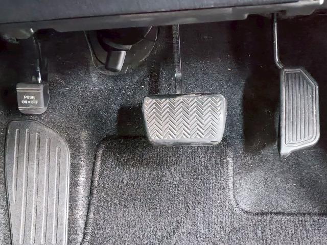 プリウスアルファ Ｓ　Ｌセレクション　■バックカメラ■ＥＴＣ■５人乗り■ナビ・テレビ■社外１６ＡＷ■（19枚目）