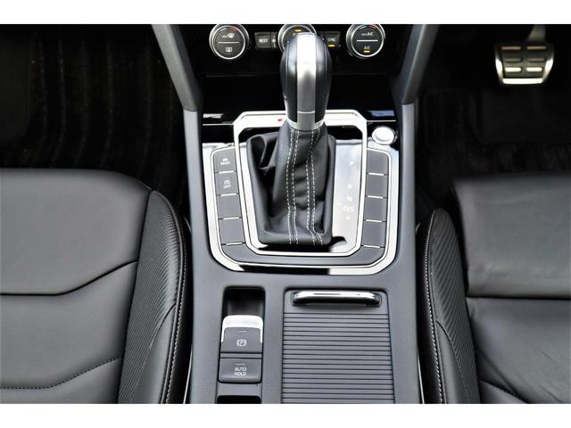 TSI 4モーション Rラインアドバンス サンルーフ 20インチアルミ ADAS 先進運転支援システム DYNAUDIOサウンドシステム アダプティブクルーズコントロール 黒革シート シートヒーター(18枚目)