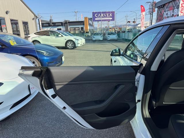 モデル３ ロングレンジ　ＭＩＤテスラ専用ホイール　トランクスポイラー　ＡＷＤ　カスタム有　ＥＴＣ　ドラレコ　禁煙車（31枚目）