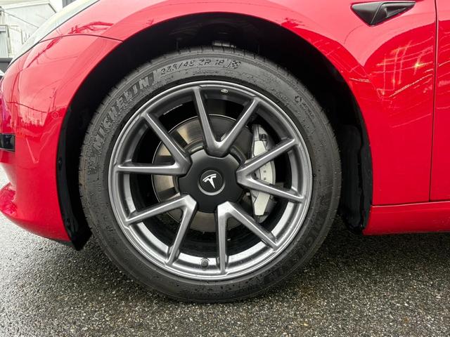 モデル３ ＲＷＤ　エンハンストＯＰ付　サモン　オートレーンチェンジ　黒内装　禁煙車　ハンドルヒーター　リヤシートヒーター　ＥＴＣ　ドラレコ（8枚目）