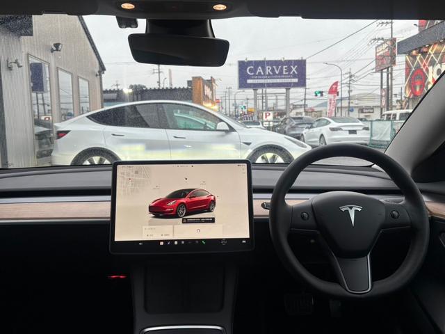 モデル３ ＲＷＤ　エンハンストＯＰ付　サモン　オートレーンチェンジ　黒内装　禁煙車　ハンドルヒーター　リヤシートヒーター　ＥＴＣ　ドラレコ（12枚目）