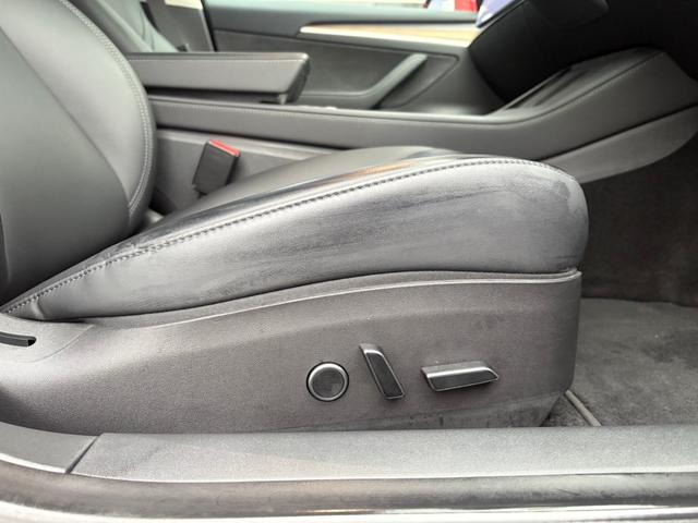 モデル３ ＲＷＤ　エンハンストＯＰ付　サモン　オートレーンチェンジ　黒内装　禁煙車　ハンドルヒーター　リヤシートヒーター　ＥＴＣ　ドラレコ（45枚目）