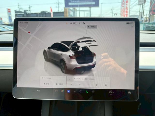 モデルＹ ＲＷＤ　白内装　新品タイヤ４本　禁煙車　動物乗車歴無　オートパイロット　ＲＹＺＥＮ　１９インチアルミ（12枚目）