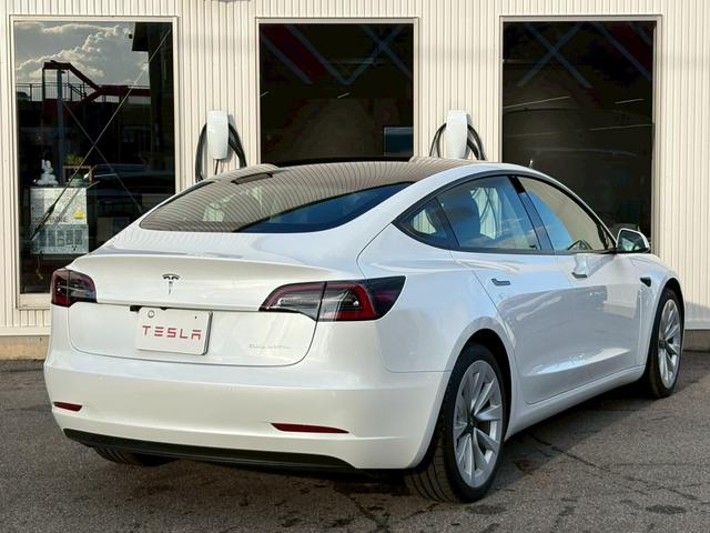 モデル3 ロングレンジ AWD 黒内装 デジタルミラー ドラレコ ETC(5枚目)