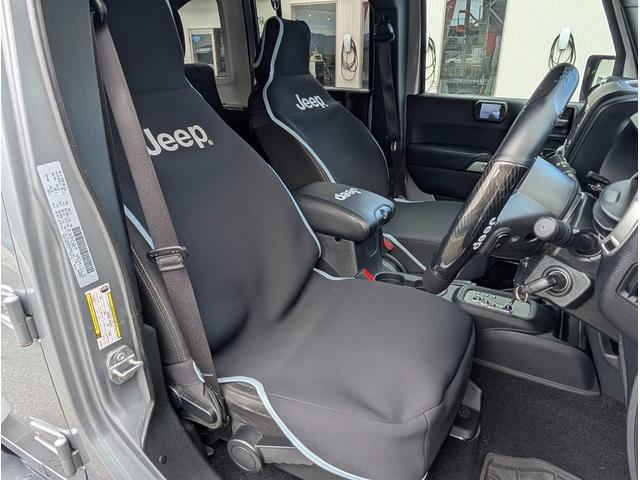 全席にシートカバー装着