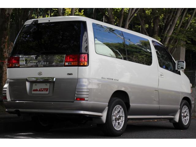 エルグランド Ｖ　後期型　インタークーラー付きディーゼルターボ　４ＷＤ　Ｗサンルーフ　電動コーナーポール　ＥＴＣ（5枚目）
