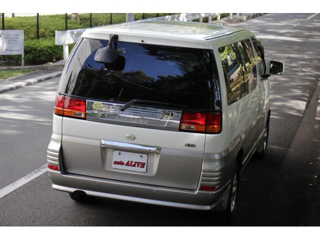 エルグランド Ｖ　後期型　インタークーラー付きディーゼルターボ　４ＷＤ　Ｗサンルーフ　電動コーナーポール　ＥＴＣ（18枚目）