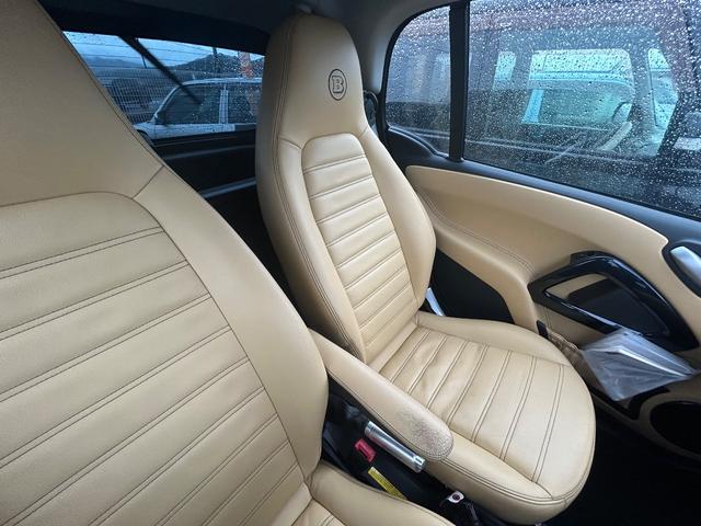 スマートクーペ ＢＲＡＢＵＳエクミトブル　純正ブラバス　艶消し　ベンツスマート　ブラバスエクスクルーシブ　サハラベージュレザーシート　カロッツェリアナビ　グラストップ　シートヒータ　ビルシュタイン足回り　外装マッドブラックラッピング　ＥＴＣ（20枚目）