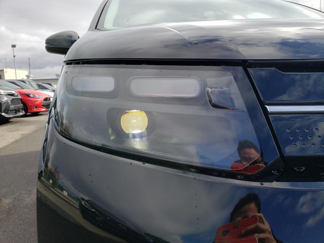 フリード ｅ：ＨＥＶエアー　ＥＸ　登録済未使用車　７人　両側パワースライドドア　純正バックカメラ　シートヒーター　純正１５インチアルミ　ＬＥＤヘッドライト　リアクーラー　純正フロアマット　ドアバイザー　保証書　取説　スペアキー（11枚目）