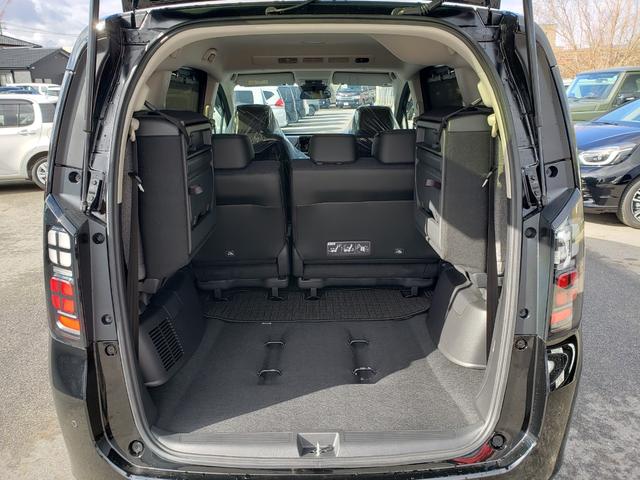 フリード ｅ：ＨＥＶエアー　ＥＸ　登録済未使用車　７人　両側パワースライドドア　純正バックカメラ　シートヒーター　純正１５インチアルミ　ＬＥＤヘッドライト　リアクーラー　純正フロアマット　ドアバイザー　保証書　取説　スペアキー（31枚目）