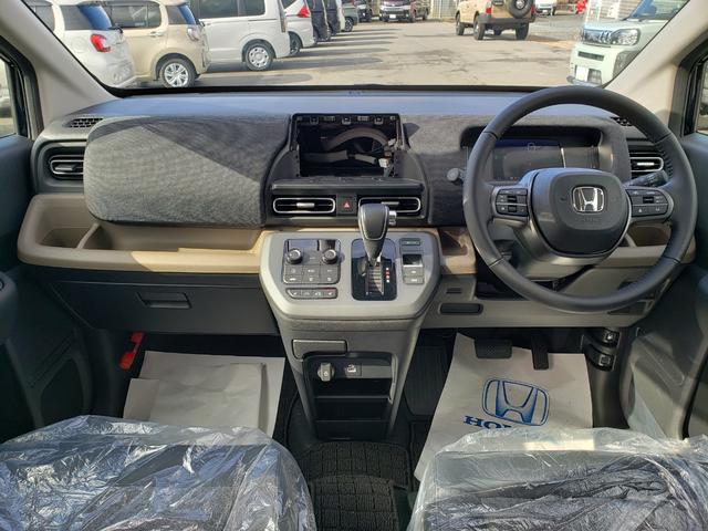 フリード ｅ：ＨＥＶエアー　ＥＸ　登録済未使用車　７人　両側パワースライドドア　純正バックカメラ　シートヒーター　純正１５インチアルミ　ＬＥＤヘッドライト　リアクーラー　純正フロアマット　ドアバイザー　保証書　取説　スペアキー（33枚目）