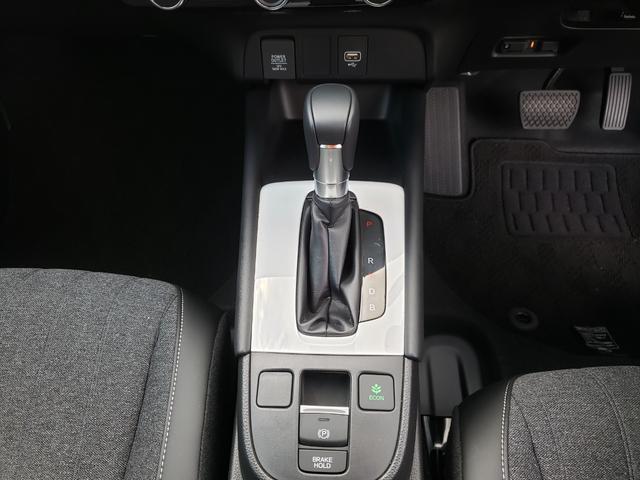 フィット ｅ：ＨＥＶホーム　ホンダセンシング　バックカメラ　純正９インチナビ　アダプティブクルーズコントロール　ＬＥＤヘッドライト　ＥＴＣ　電動格納ミラー　オートライト　オートエアコン　フルフラット　ＣＤ：ＤＶＤ　ＵＳＢ接続（25枚目）