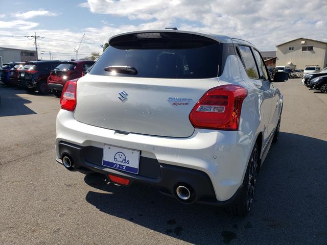 スイフトスポーツ ベースグレード デュアルセンサーブレーキサポート ブラインドスポットモニター アダプティブクルーズコントロール シートヒーター 保証書 スマートキー トノカバー フロアマット LEDヘッドライト スペアキー(6枚目)