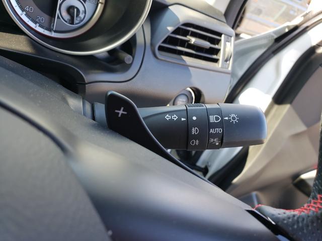 スイフトスポーツ ベースグレード デュアルセンサーブレーキサポート ブラインドスポットモニター アダプティブクルーズコントロール シートヒーター 保証書 スマートキー トノカバー フロアマット LEDヘッドライト スペアキー(23枚目)