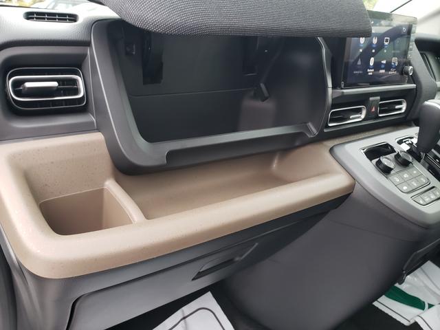 フリード ｅ：ＨＥＶエアー　ＥＸ　登録済未使用車　純正フルセグナビ　バックカメラ　アダプティブクルーズコントロール　後席エアコン　ＬＥＤヘッドライト　クリアランスソナー　シートヒーター　電動パーキング　純正アルミホイール（39枚目）