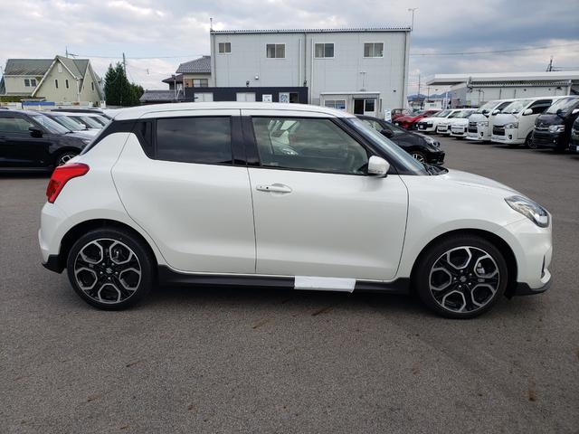 スイフトスポーツ ベースグレード 登録済未使用車 LEDヘッドライト LEDフォグ 電動格納ミラ― プッシュスタート MTモード セーフティーセンス シートヒーター オートエアコン オートライト 純正17インチアルミホイール キーレス(5枚目)